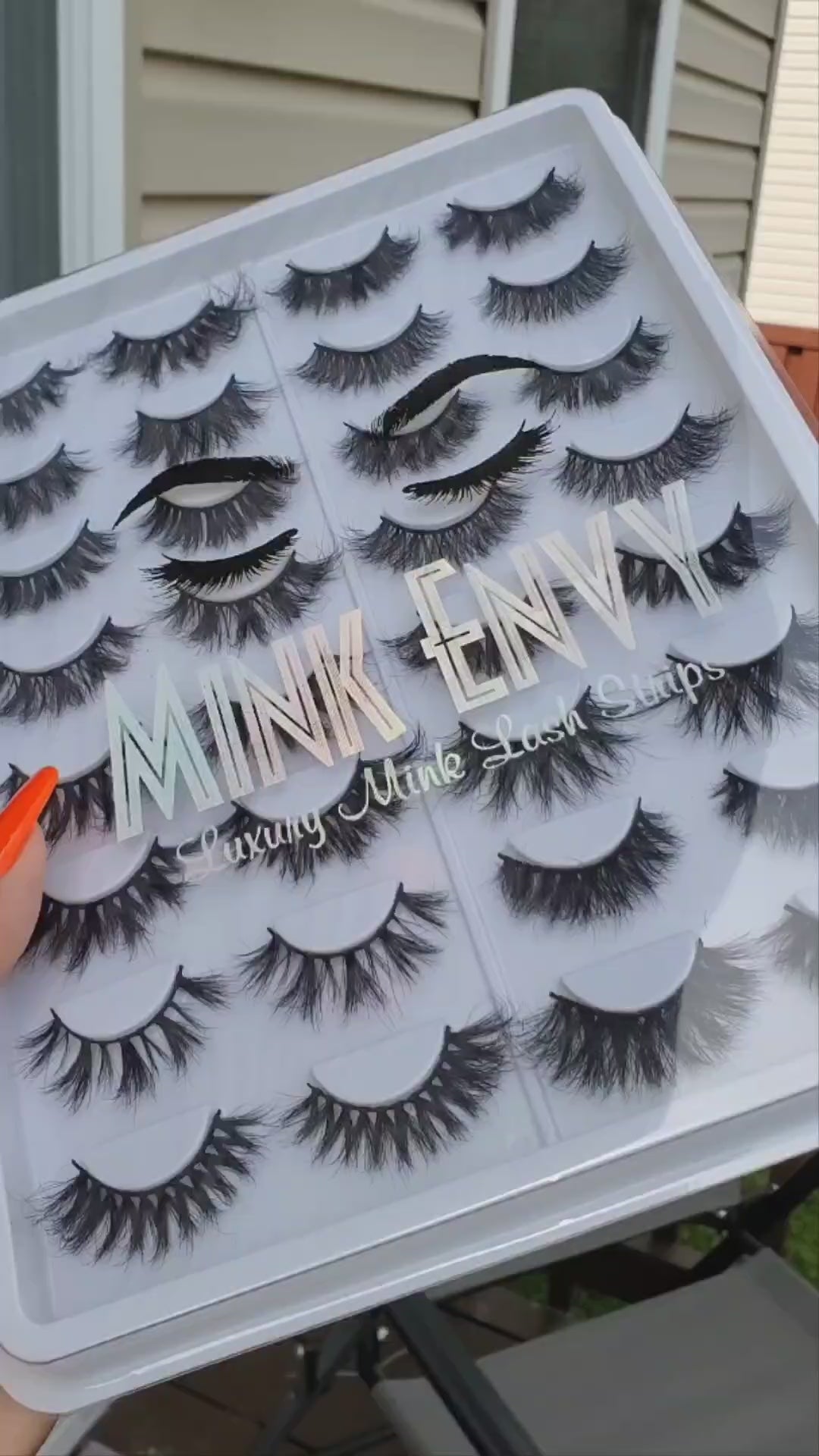The Wispy Book of Lashes 16-20mm