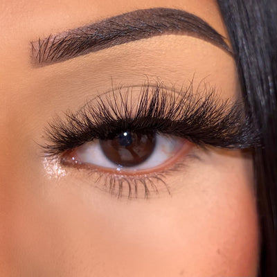 Model wearing Bougie Lashes
