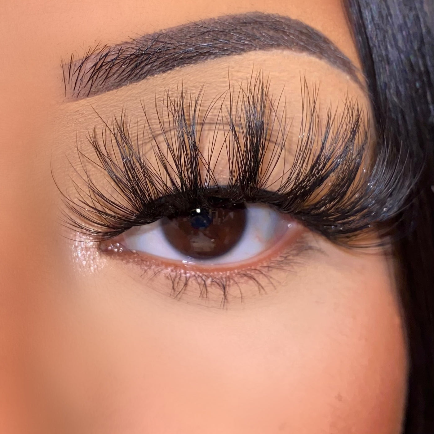 Model wearing Ariana lashes